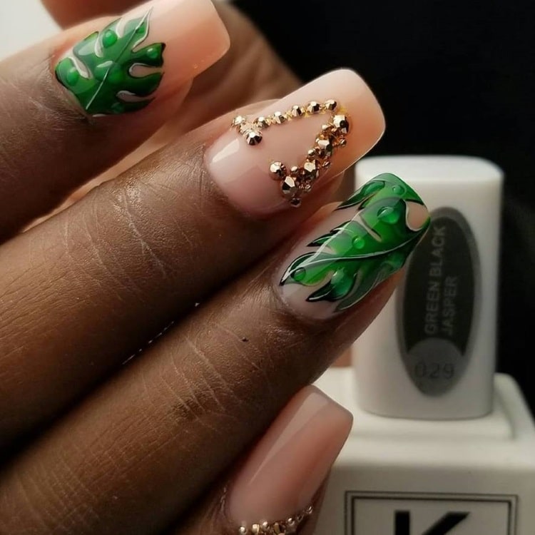 green-black-nail-varnish